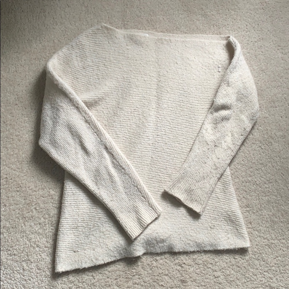 Treasure & bond off the shoulder cream sweater S